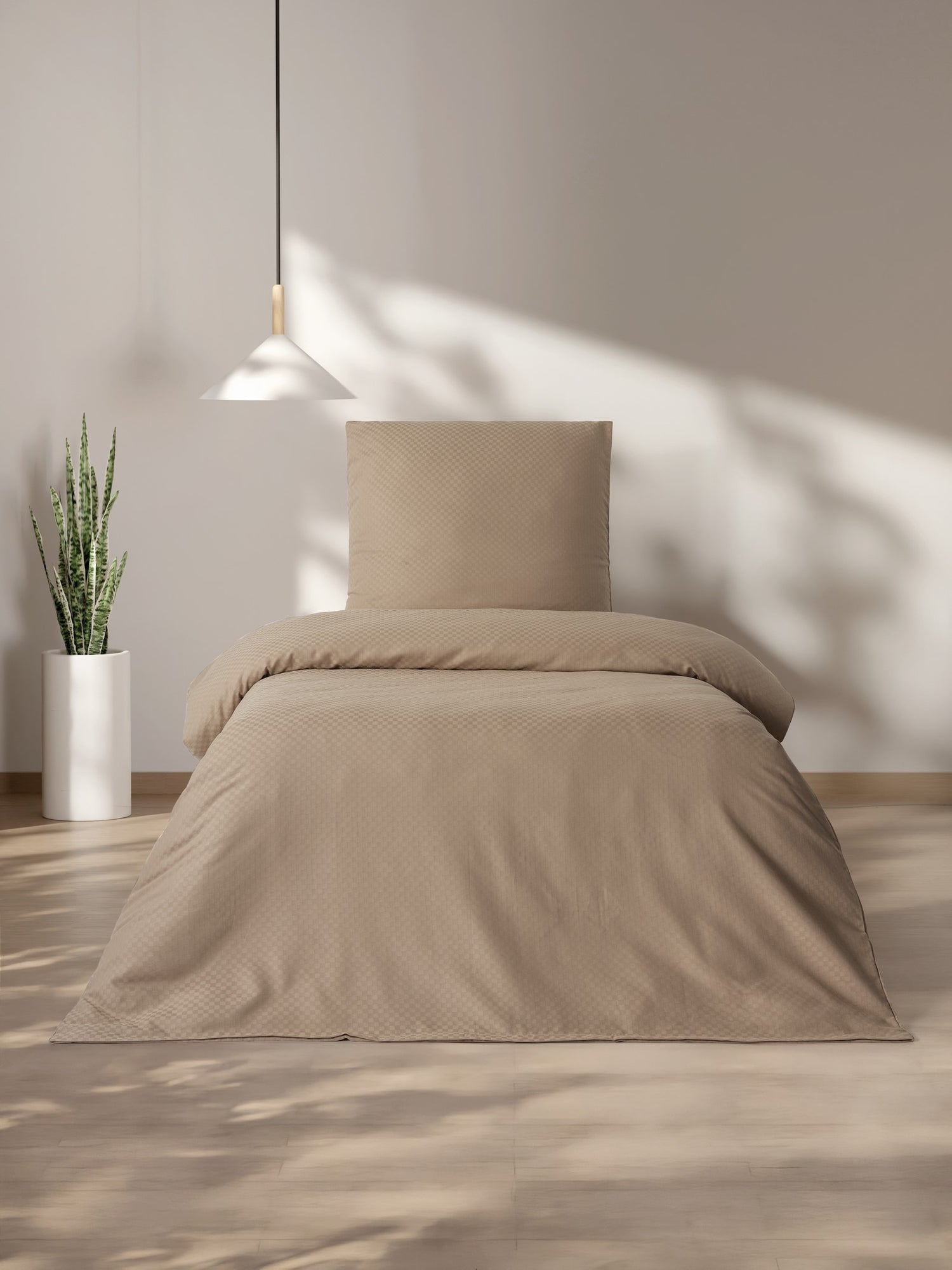 Elegantes Schlafzimmer mit taupefarbener Baumwoll-Bettwäsche von Leonado Vicenti