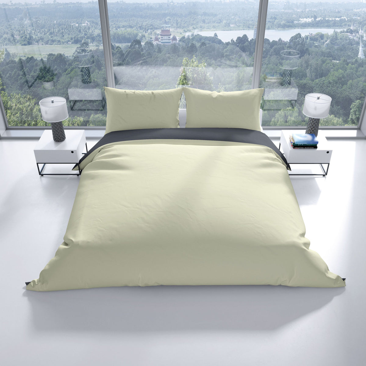 Bettwäsche Beige Anthrazit auf Doppelbett im hellen Schlafzimmer mit Panoramablick