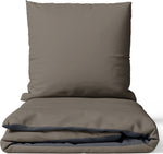 Wendebettwäsche-Set in Braun und Anthrazit aus 100% Baumwolle – Kissenbezug und Deckenbezug auf weißem Hintergrund, beidseitig nutzbar