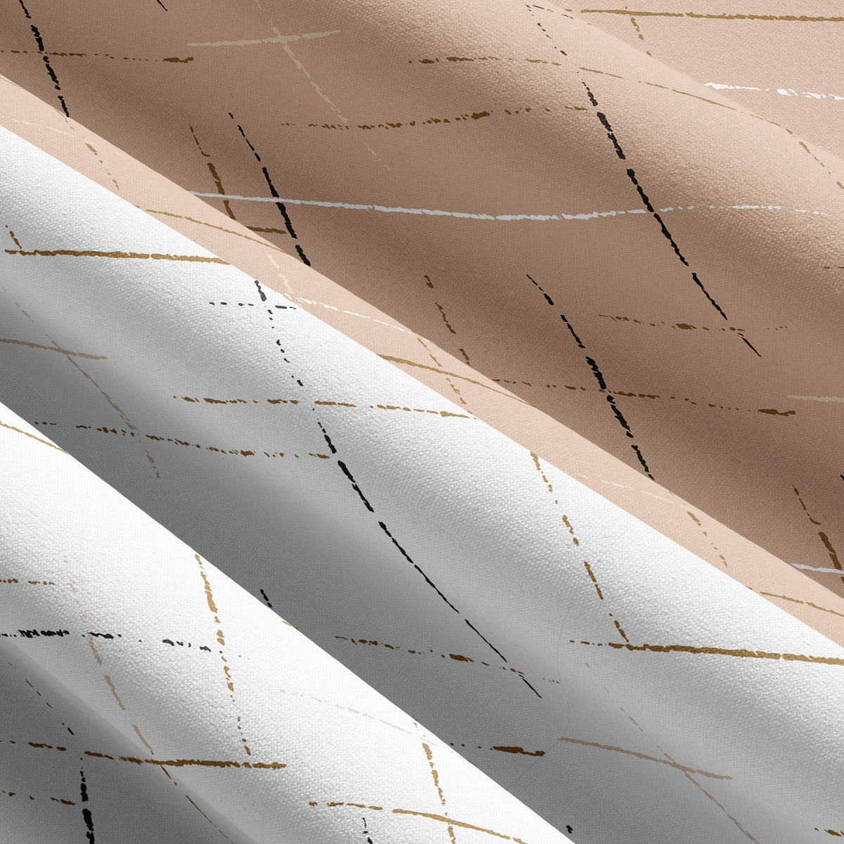 Detailaufnahme des Stoffes der Wendebettwäsche in Beige und Weiß mit feinem, gold-schwarzem Linienmuster – weiches Baumwollmischgewebe.