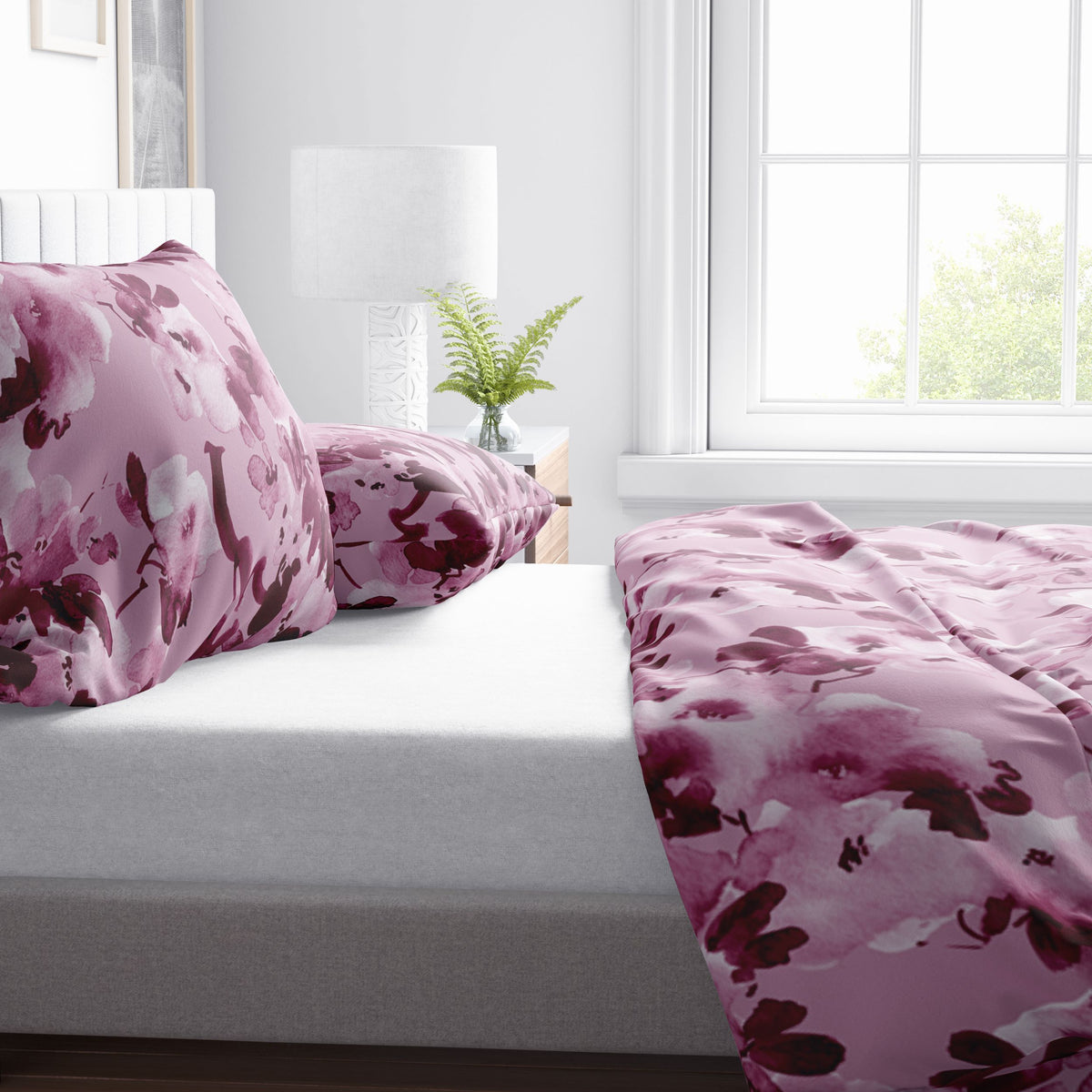 Biber Bettwäsche mit Blumenmuster in Lila & Rosa | Hautfreundlich & Pflegeleicht | Mit Verdecktem Reißverschluss | Größen Wählbar