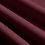 Gestreifte Damast-Webstruktur in Bordeaux – hochwertiger Baumwolle-Satin mit elegantem Glanz und weicher Haptik